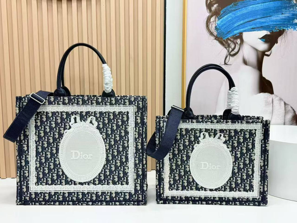 Dior
310 dhs🇦🇪🇦🇪🇦🇪
Zain153
♥️♥️♥️