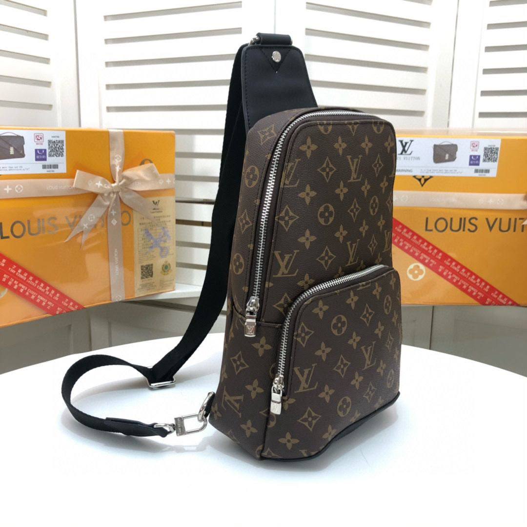 LV
NEW CAME GOOD QUALITY WITH BOX
100 dhs✅
Zain295
♥️♥️♥️
