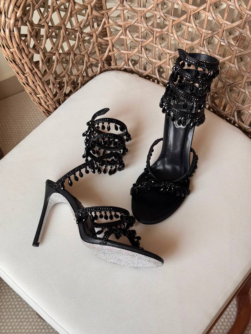 RENE CAOVILLA
✨ Collection
👠 36–41
💎 Premium Quality
🔥 Super Master
550 dhs🇦🇪🇦🇪
Zain198
♥️♥️♥️