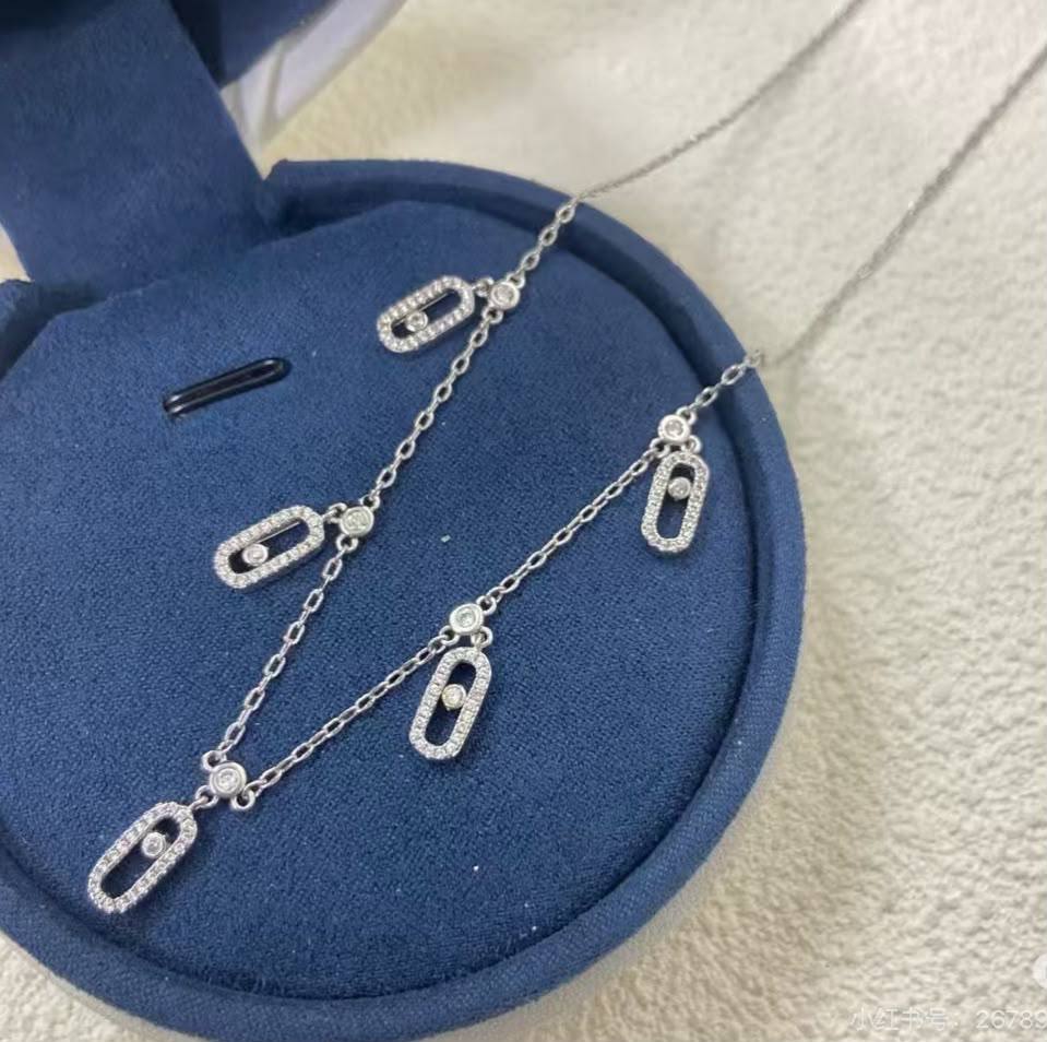 Messika ❤️🔥*
Necklace 💥
Master quality 💯
With normal boxes 🗃️
55 dhs💛
With master box 📦
90 dhs💛
Zain216