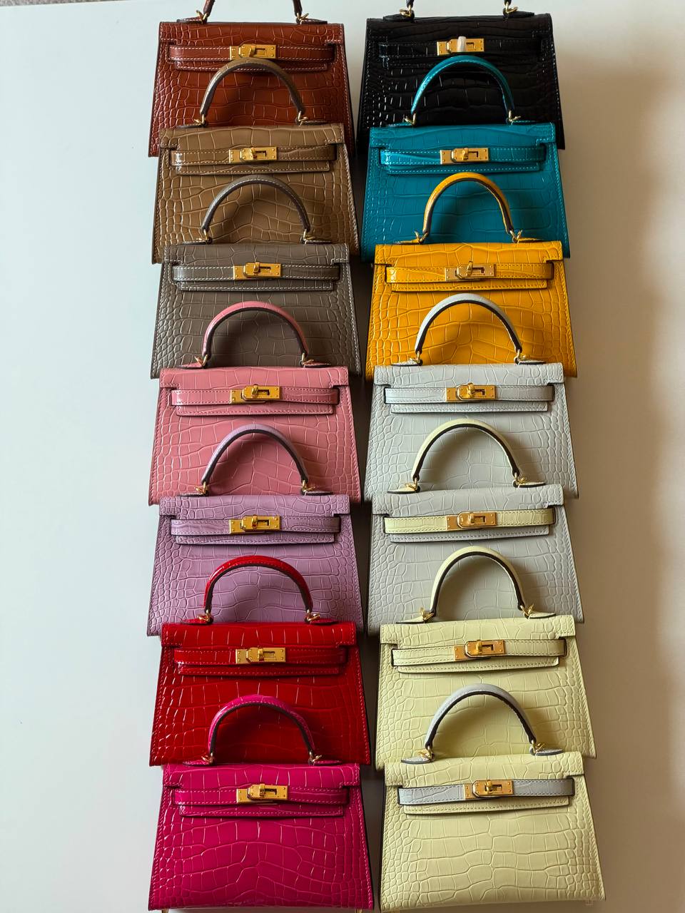 Hermes kelly croc 19cm💕master quality😍with box❤️
520 dhs💓
Zain52
♥️♥️♥️