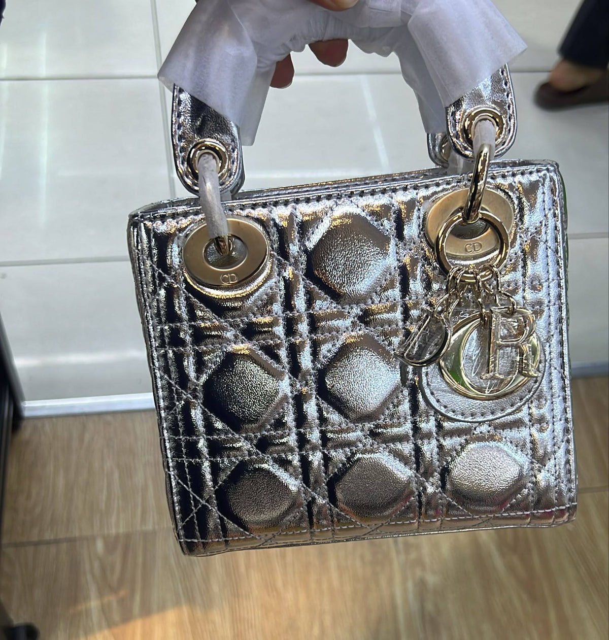 Dior
300 dhs
17 cm
Zain95
♥️♥️♥️