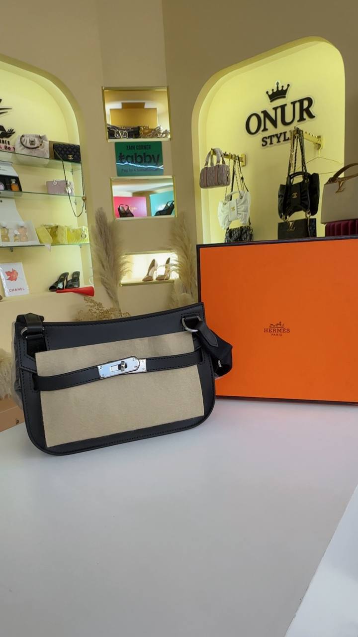 Master full black Hermes
380 dhs
Zain52
♥️♥️♥️
Zc