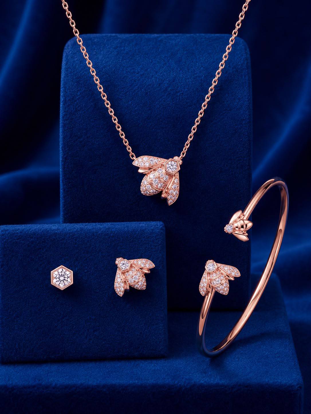 CHAUMET
* ↗️ *Super Master Quality ®️
* BEE DE CHAUMET Set
* PENDANT , EARINGS
* BANGLE
Champn Gold Color
Necklace 90 dhs✅
earings 90 dhs✅
Bangle 90 dhs✅
Full set
*270 dhs✅* with *Normal* Box
*350 dhs✅* with *Orignal* Packaging
Zain209
♥️♥️♥️