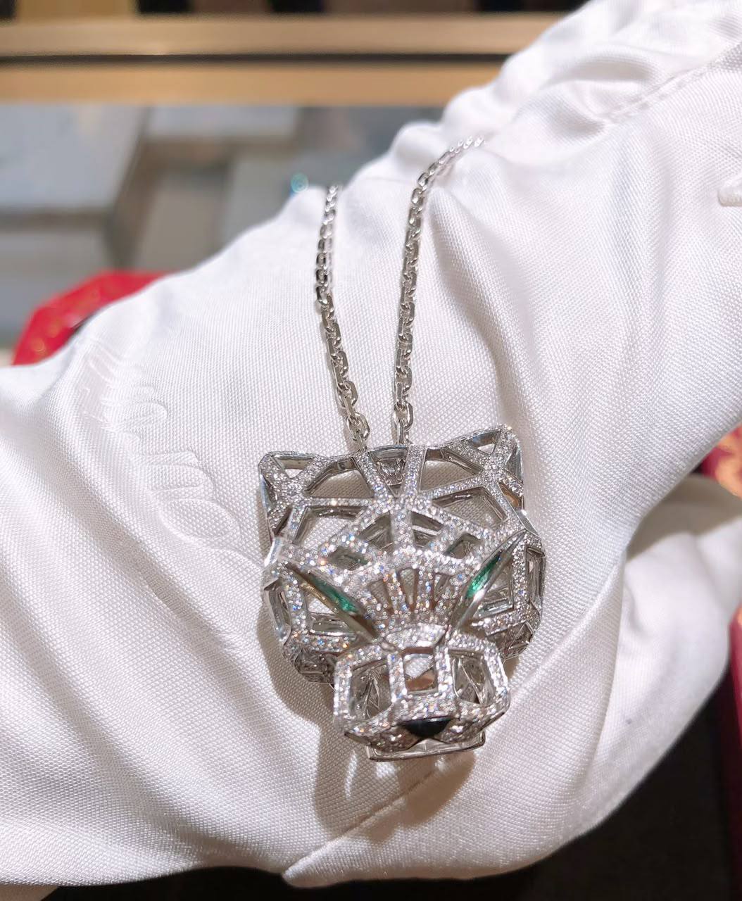 CARTIER
Necklace
Big: 25mm💕
Master
With normal box 🎁
100 dhs🇦🇪🇦🇪
With master box🎁
125 dhs🇦🇪🇦🇪
Zain263
♥️♥️♥️