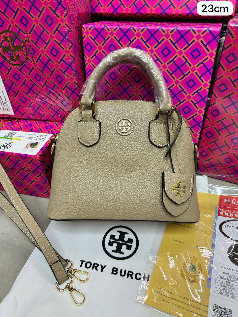 🎉 Offer 🎊 Tory Burch
Size : 23 ~ 20 cm
85 dhs🇦🇪
with box🎁
Zain115
♥️♥️♥️