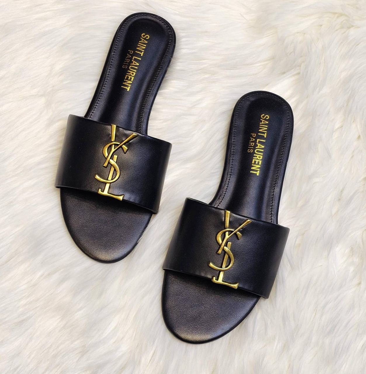 YSL
☘️ *SIZE 36 to 41 ☘️
180 dhs✅
Zain224
♥️♥️♥️