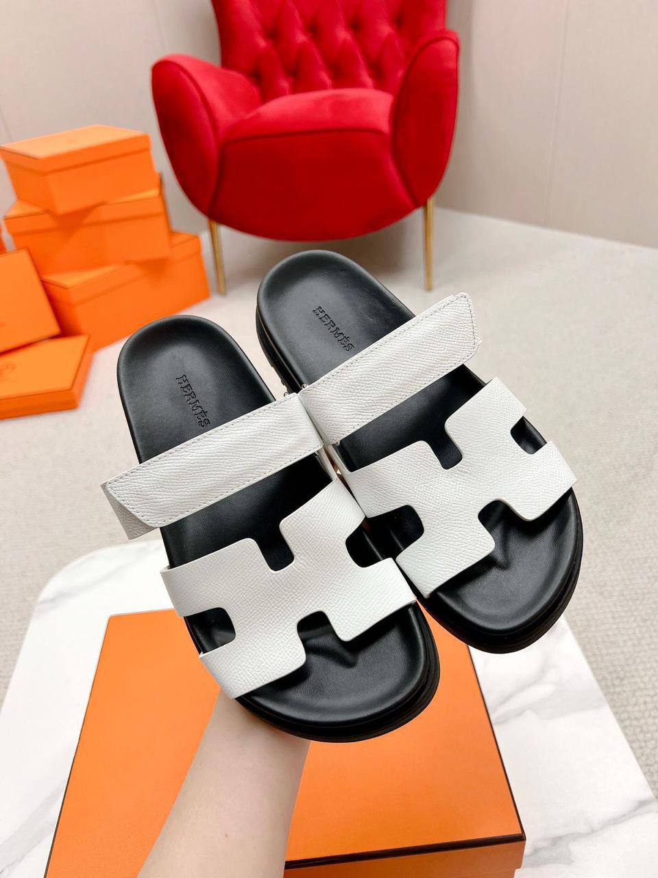 Hermes
Slipper, High Quality
Size 40 To 45
95 dhs❣️
Zain120
♥️♥️♥️