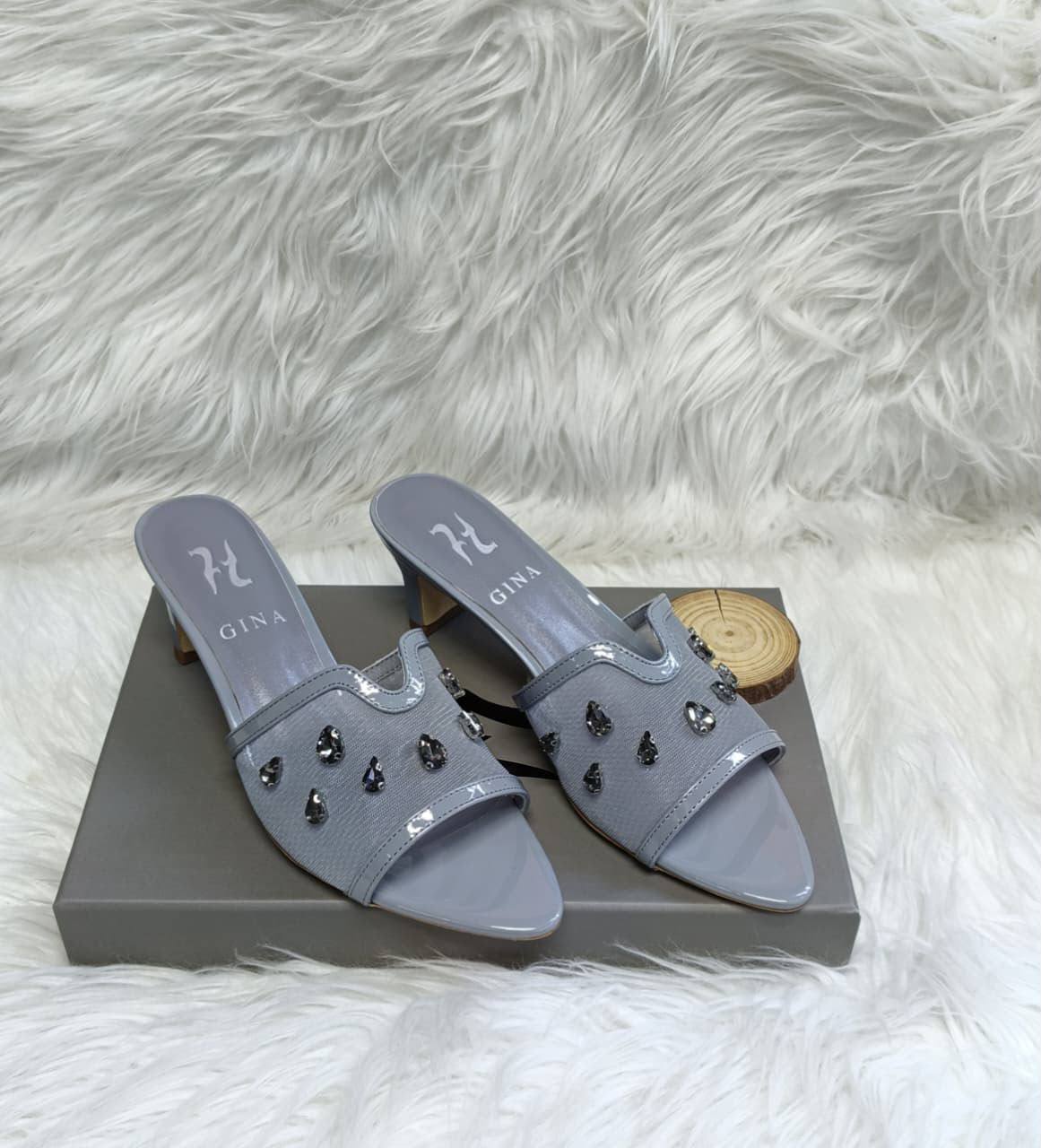 Gina 🌸
*master quality*🌸
*size: 36 to 42*🌸
280 dhs💓
Zain119
♥️♥️♥️