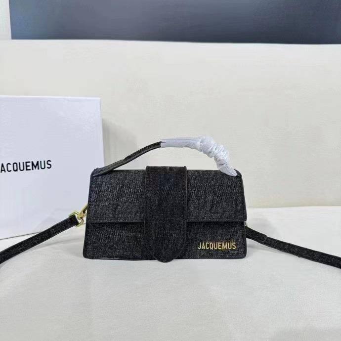JACQUEMUS
Best quality
with box
115 dhs🇦🇪🇦🇪
size 24CM
Zain290
♥️♥️♥️