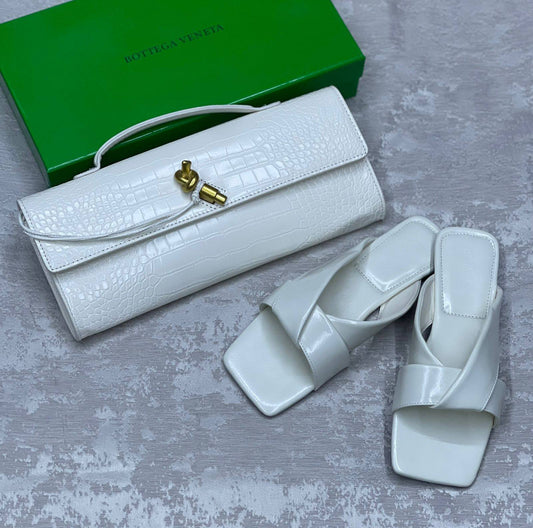 Bottega
Bag&shoes. Set.
150 dhs🗽
Size 36 to 41
Zain175
♥️♥️♥️