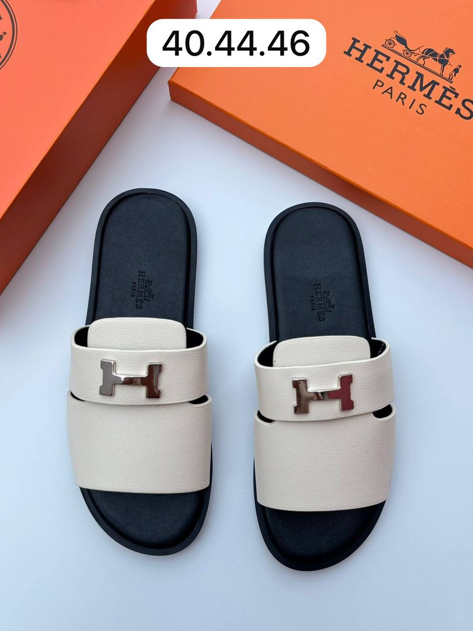 Hermes
110 dhs🪙🌨️
Size 40-46
Zain55
♥️♥️♥️