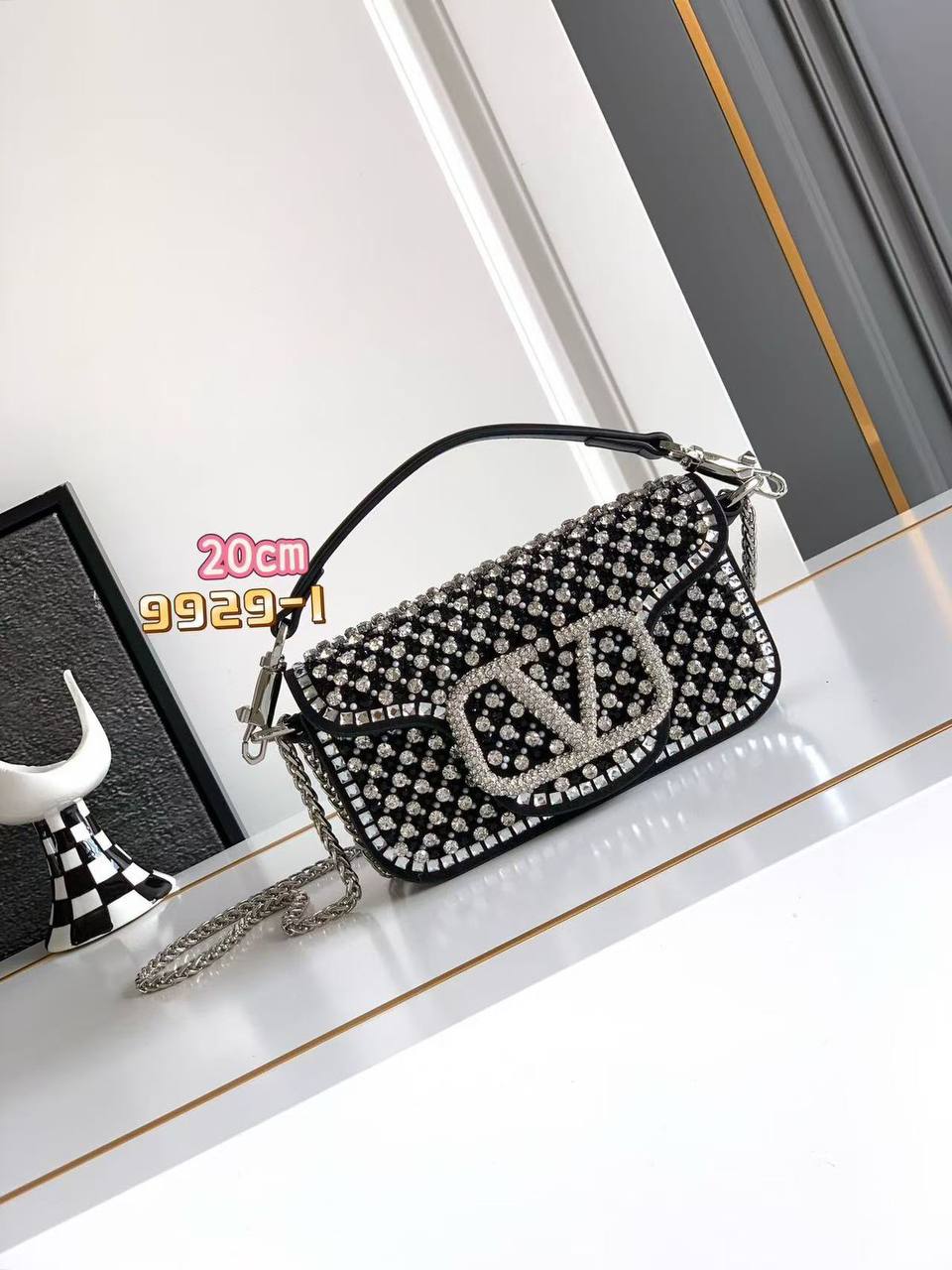 Valentino
Master
20Cm With Box🎁
420 dhs✅
Zain131
♥️♥️♥️