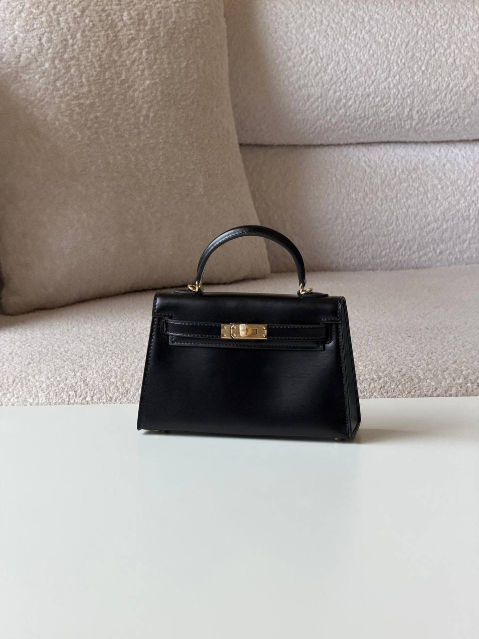 Hermes kelly box 19 cm💥Master quality ✅with box📦
380 dhs💓
Zain52
♥️♥️♥️