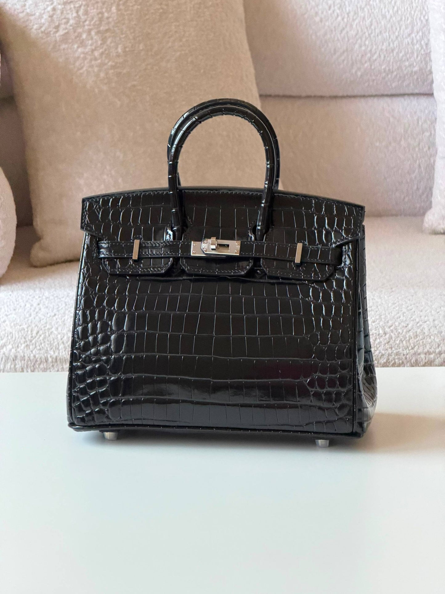 Hermes Birkin croc 25cm💥Master quality ✅with box📦
710 dhs✅
Zain52
♥️♥️♥️