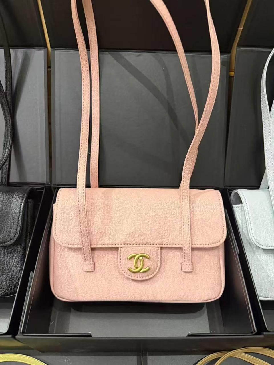Chanel
with box
100 dhs💓
Zain143
♥️♥️♥️