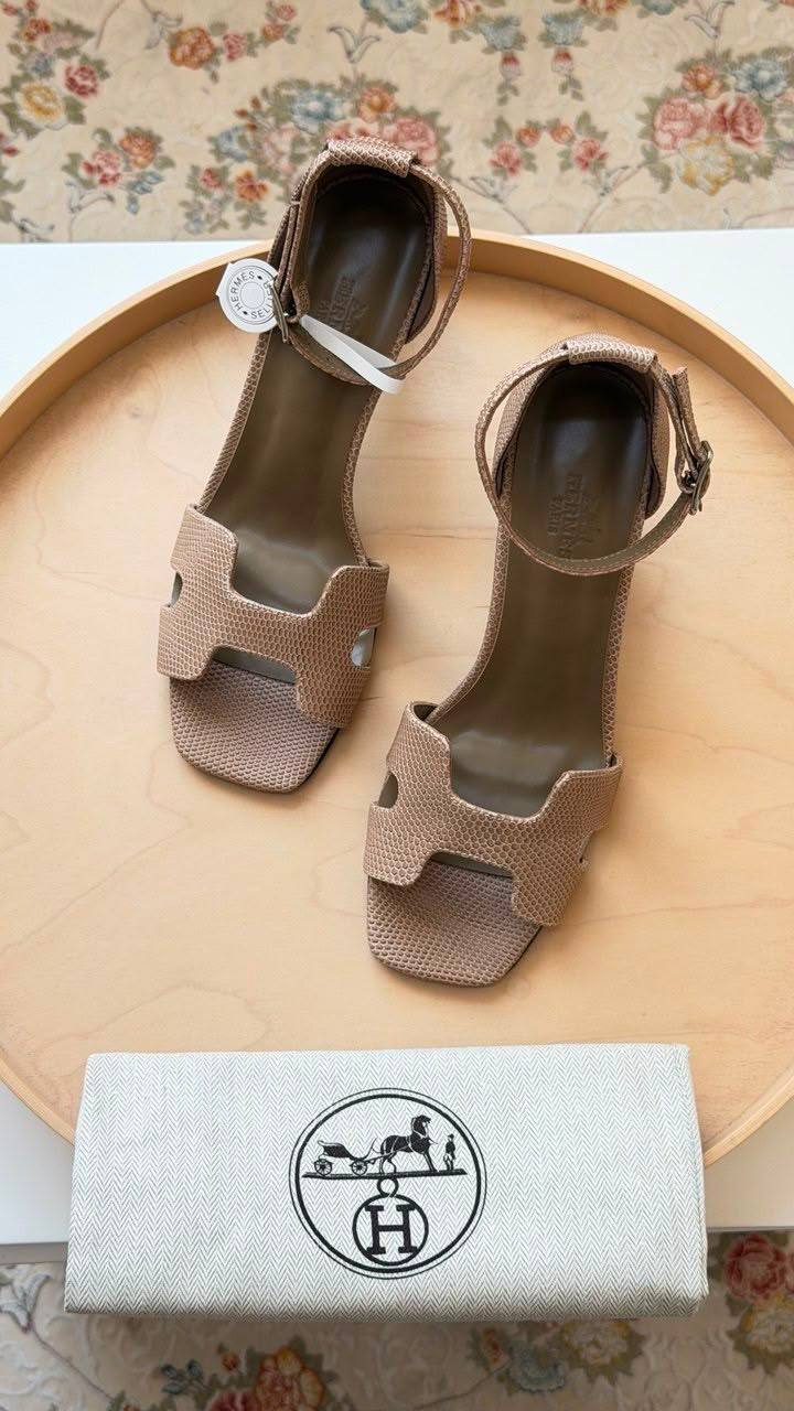 Hermes
LIZARD🦎
Master quality
Size: 36 to 41
450 dhs✅
Zain318
♥️♥️♥️
