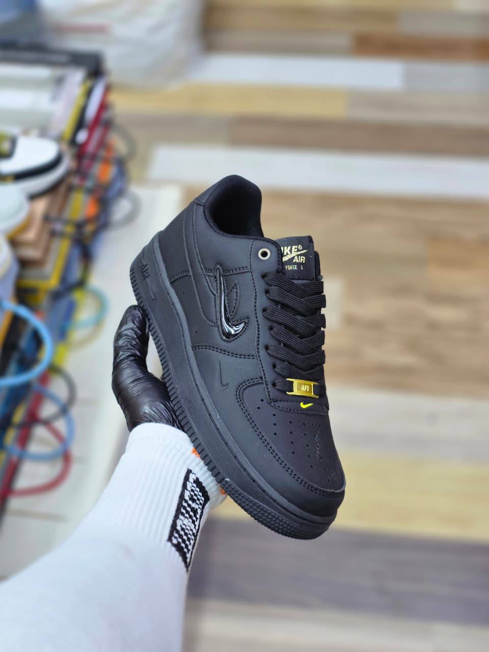 NIKE
Size 40 to 44
100 dhs✅
Zain27
♥️♥️♥️