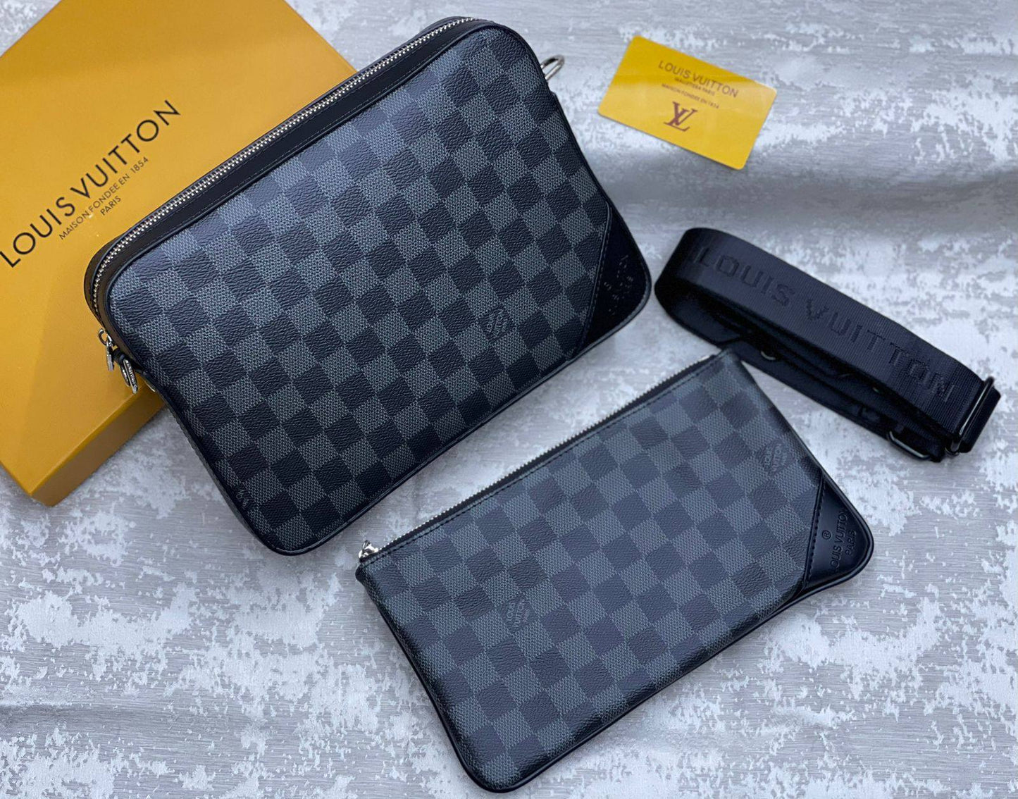 Man cross bag
115 dhs🗽
Zain175
♥️♥️♥️