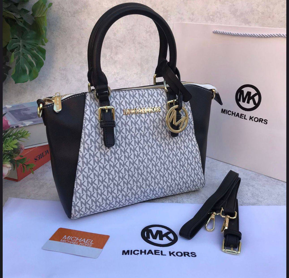 Mk
high quality
27cm
95 dhs🇦🇪🇦🇪
Zain26
♥️♥️♥️