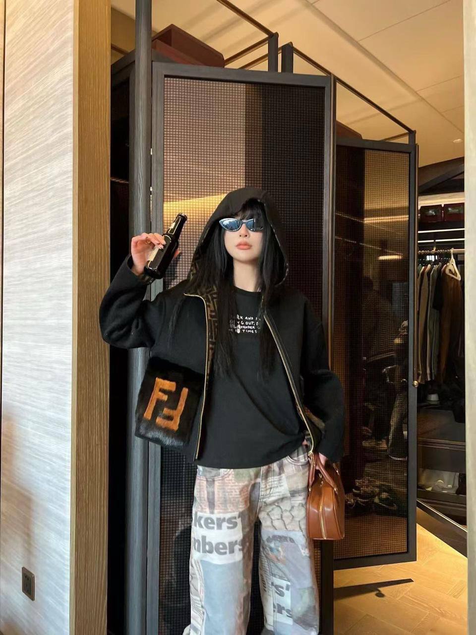 *New collections💝
280 dhs🇦🇪🇦🇪
*good quality
*Sizes:S M L
*AVAILABLE NOW*
Zain231
♥️♥️♥️