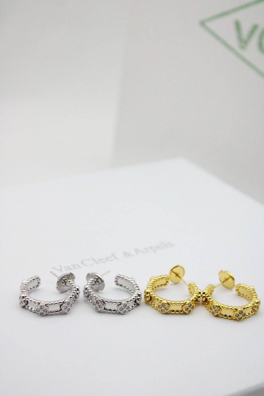 Vca earring
55 dhs
Zain122
♥️♥️♥️