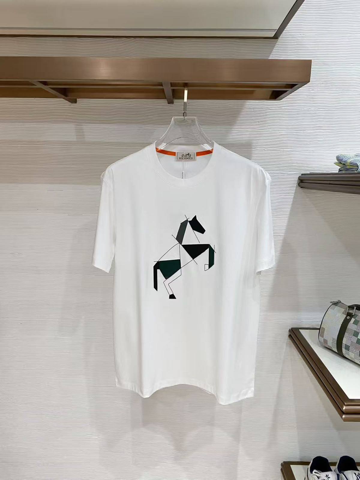 HERMES
Men’s Tshirt
Master Quality
SMLXLXXL
280 dhs✅
Zain276
♥️♥️♥️