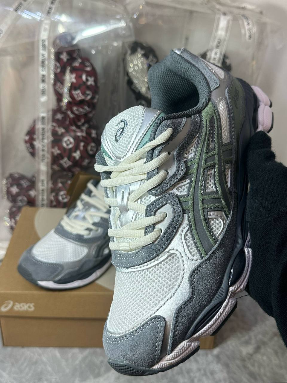 ASICS GEL-NYC "Cream/Steel Grey"💚
40-45 AVAILABLE
220 dhs🪙💕
Zain242
♥️♥️♥️