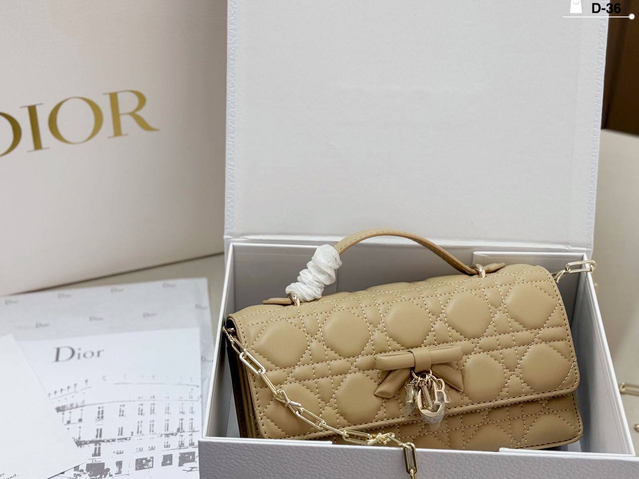 Dior Bag
Master
20Cm
With Box
🎁🎁🎁
340 dhs✅
Zain131
♥️♥️♥️