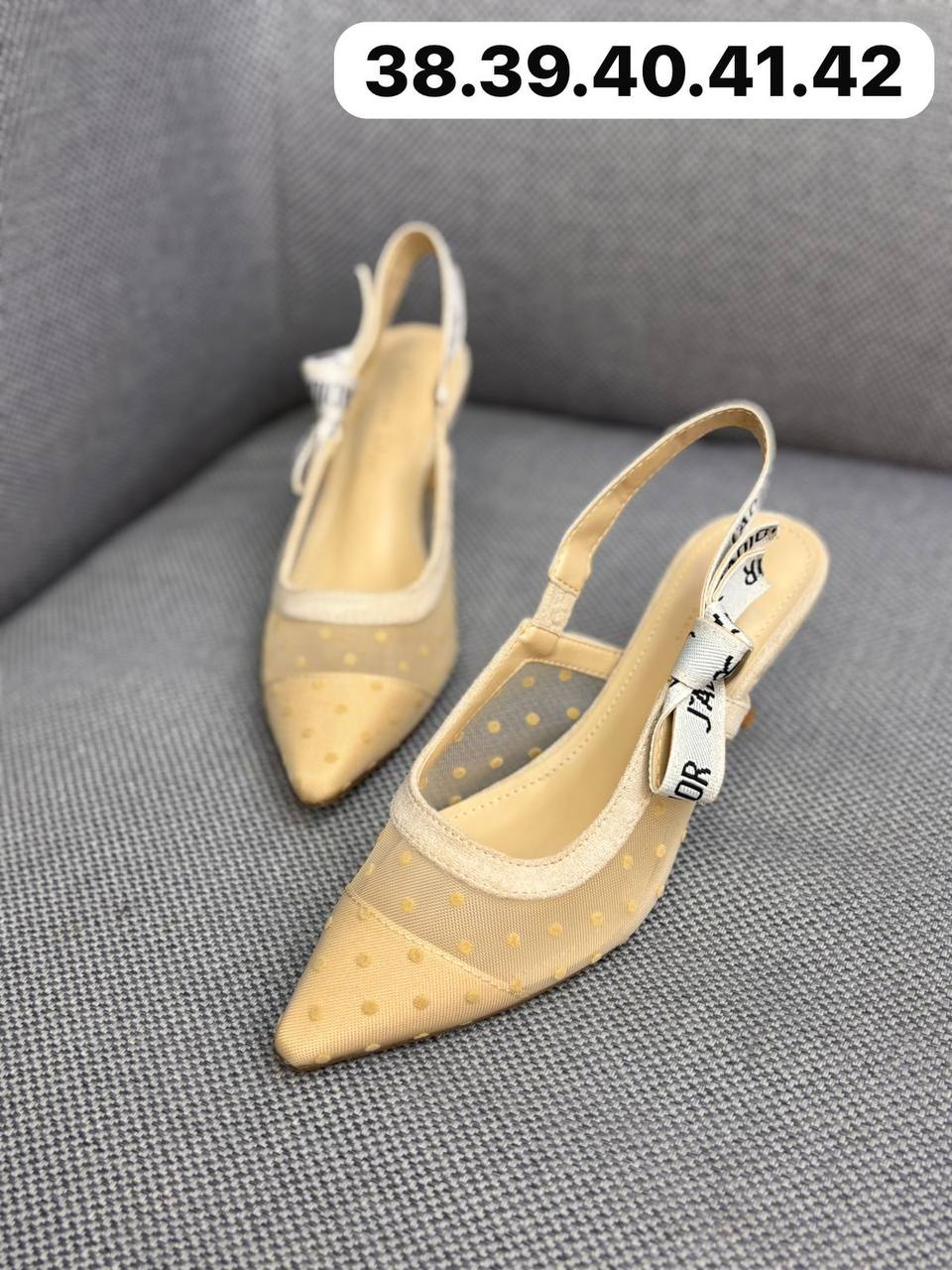Dior sandal
130 dhs🇦🇪🇦🇪
Zain55
♥️♥️♥️