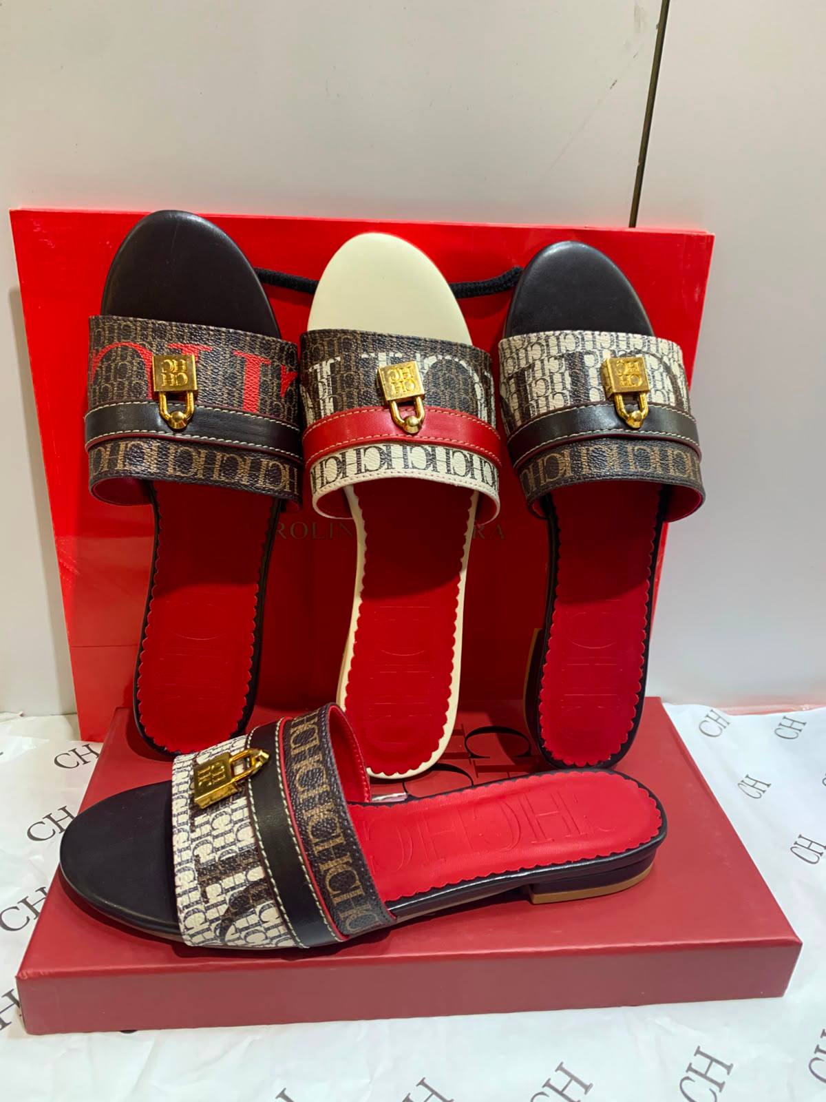 CH
150 dhs✅
Size 36-41
Zain88
♥️♥️♥️