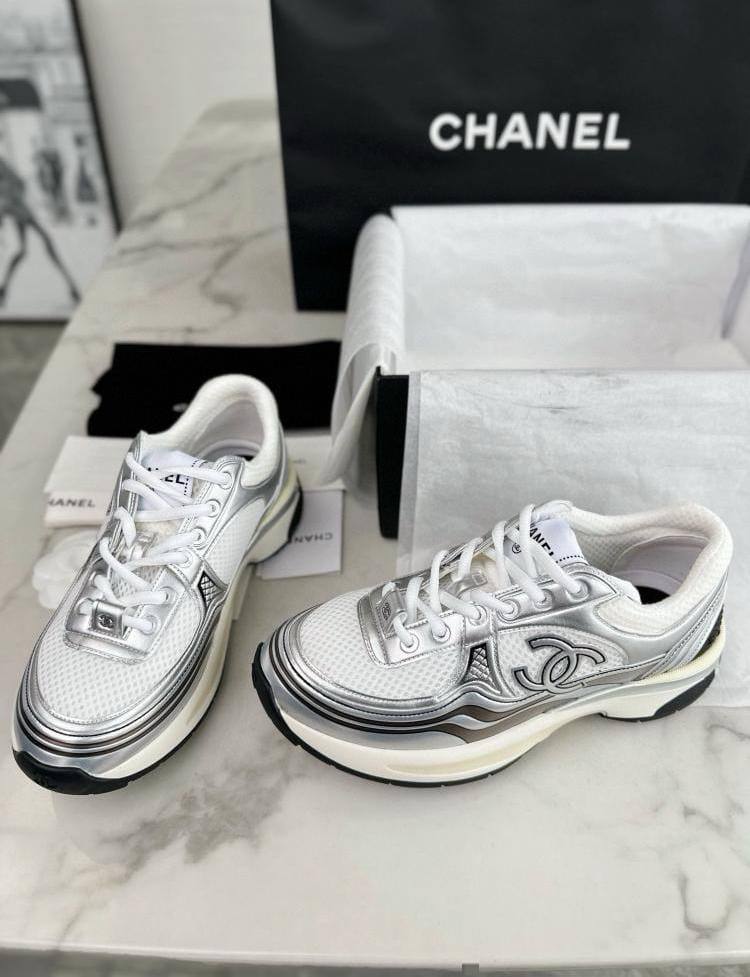 CHANEL
☘️ *SIZE 36 to 41 ☘️
280 dhs✅
Zain224
♥️♥️♥️