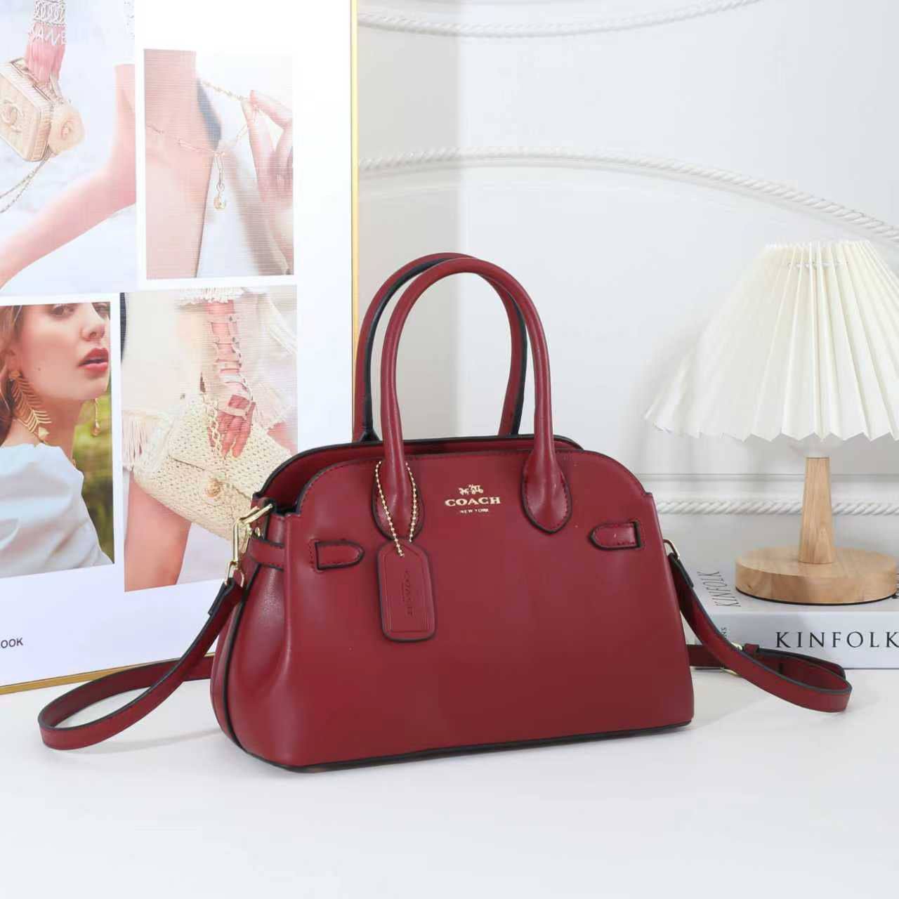 COACH
GOOD QUALITY
110 dhs✅
Zain39
♥️♥️♥️