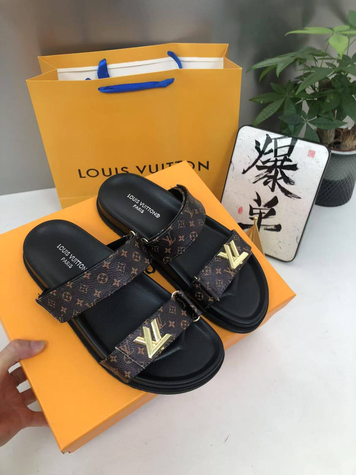 NEW CAME
LV
GOOD QUALITY
105 dhs✅
36 TO 41
Zain40
♥️♥️♥️