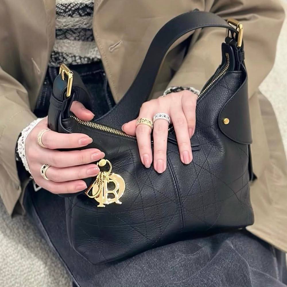 DIOR
SUPER MASTER QUALITY
Small
Big
For Price 👇 WhatsApp✅
0568585901
0507557372
0552275751 Owner Zain 👌
Zain307
♥️♥️♥️