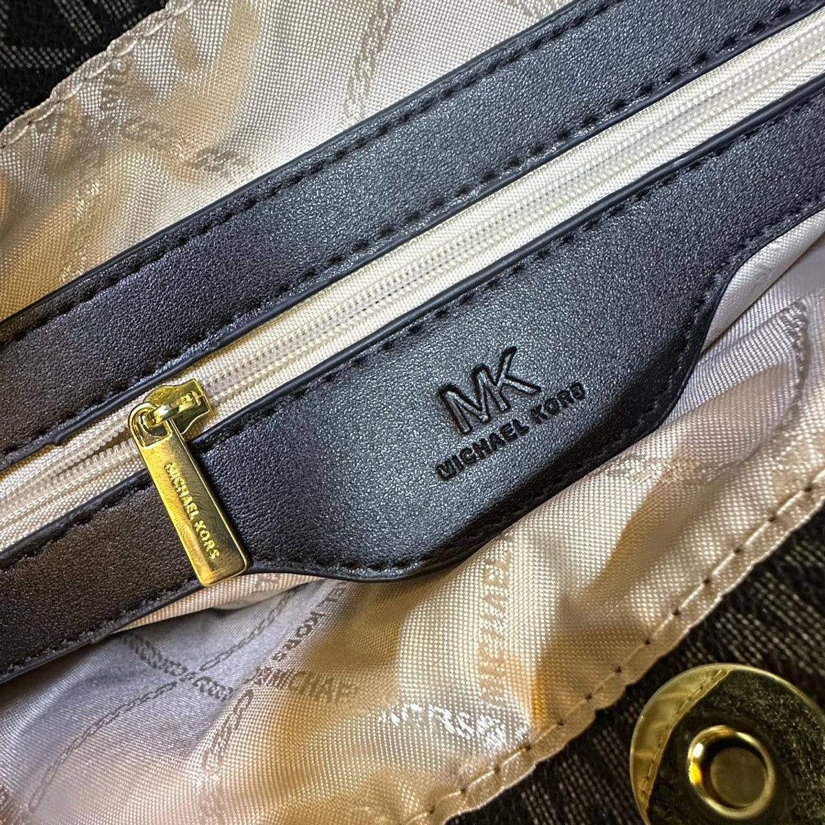 MK
RESTOCK
GOOD QUALITY
110 dhs🇦🇪🇦🇪
Zain295
♥️♥️♥️