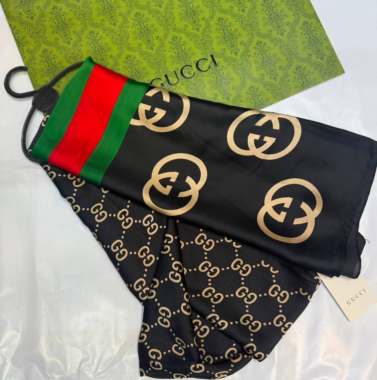 Silk scarf 🧣
40 dhs💓
Zain93
♥️♥️♥️