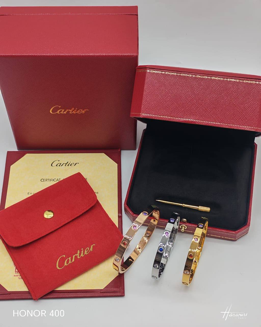 Bracelet cartier
55 dhs🇦🇪🇦🇪
Zain122
♥️♥️♥️
