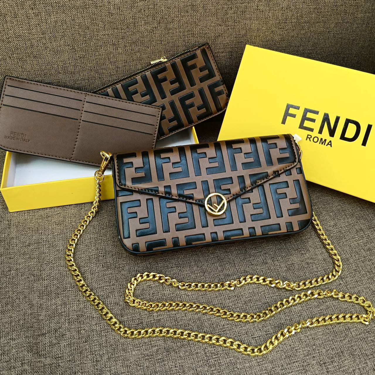 Gucci - Fendi
90 dhs🇦🇪🇦🇪
with box
Zain26
♥️♥️♥️