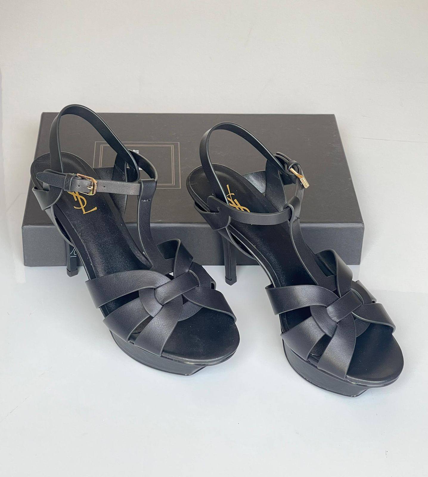 YSL
SuperMaster Quality 💯
450 dhs❣️
Size: 36-41💥
Zain171
♥️♥️♥️