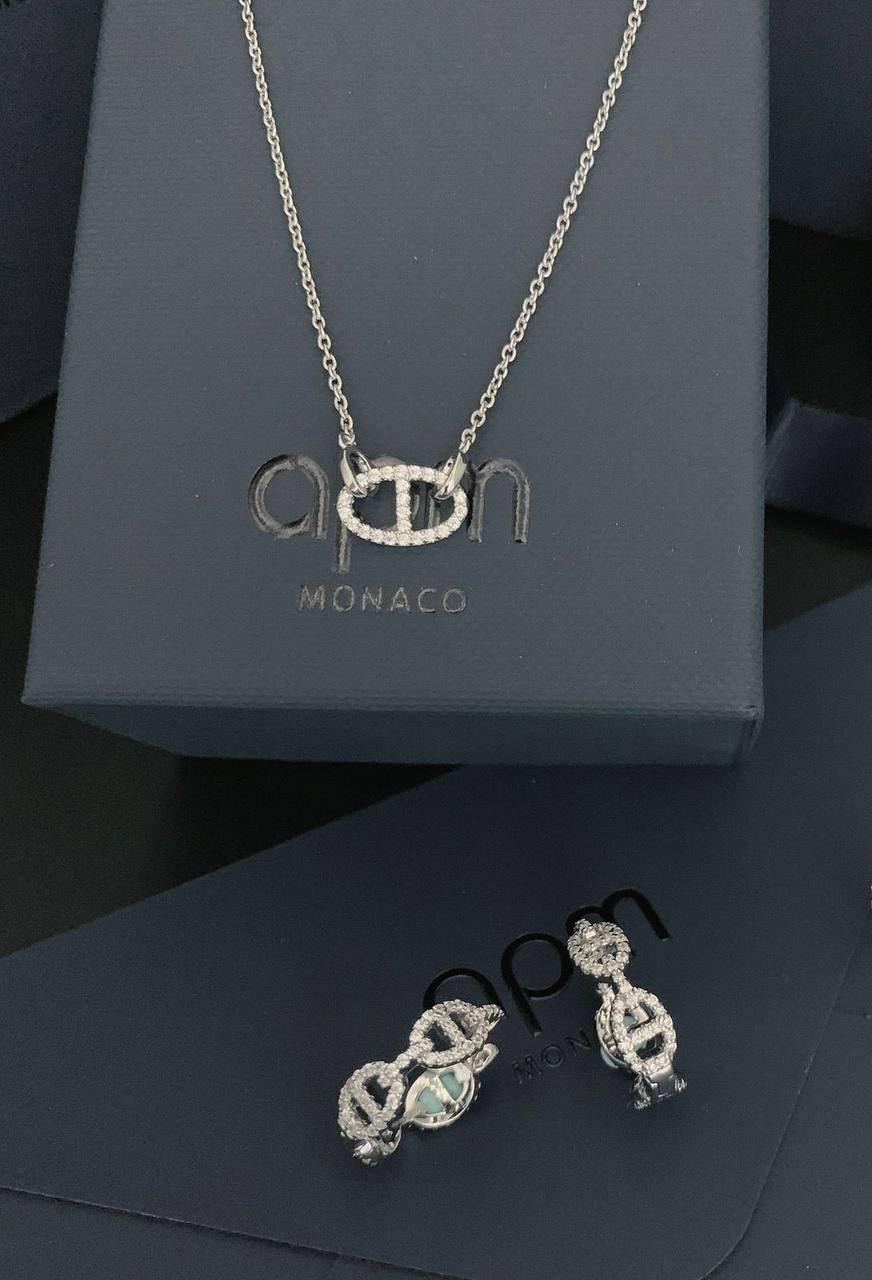 APM SET
Necklace
Earrings
120 dhs🪙💚
With GOOD Box And Paper Bag
Zain89
♥️♥️♥️