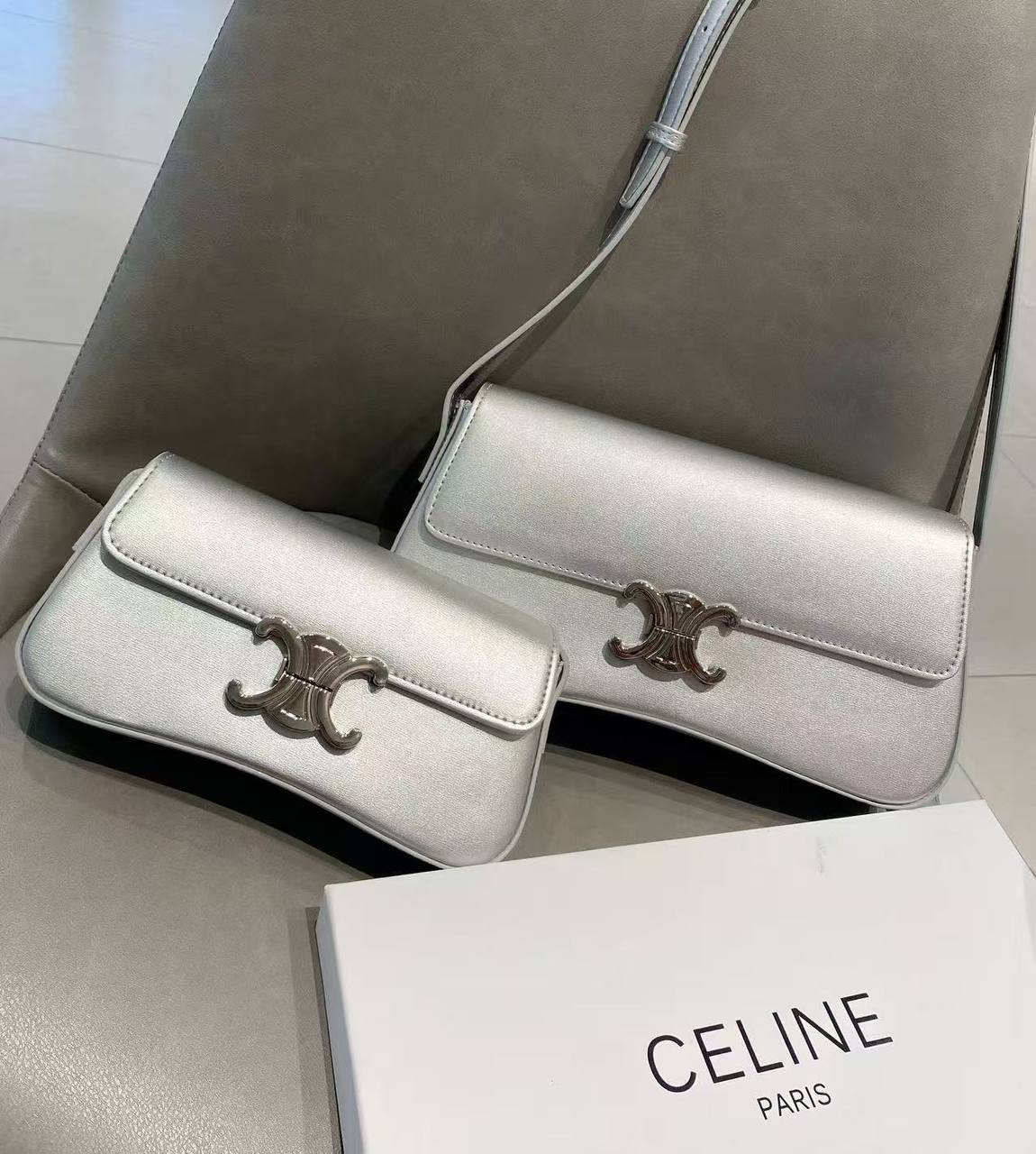 CELINE
110 dhs✅
Best quality
with box🎁
small size 21 CM
big size 28 CM
Zain90
♥️♥️♥️