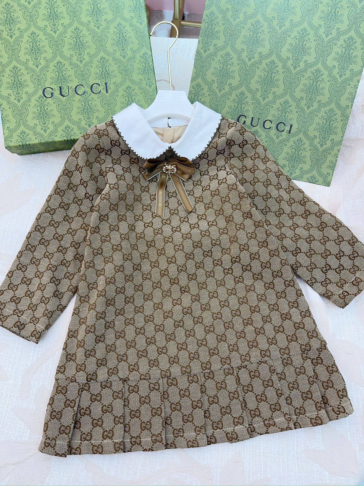 Gucci
1-5y 170 dhs🪙🌨️
6-13y 180 dhs🪙🌨️
Zain151
♥️♥️♥️