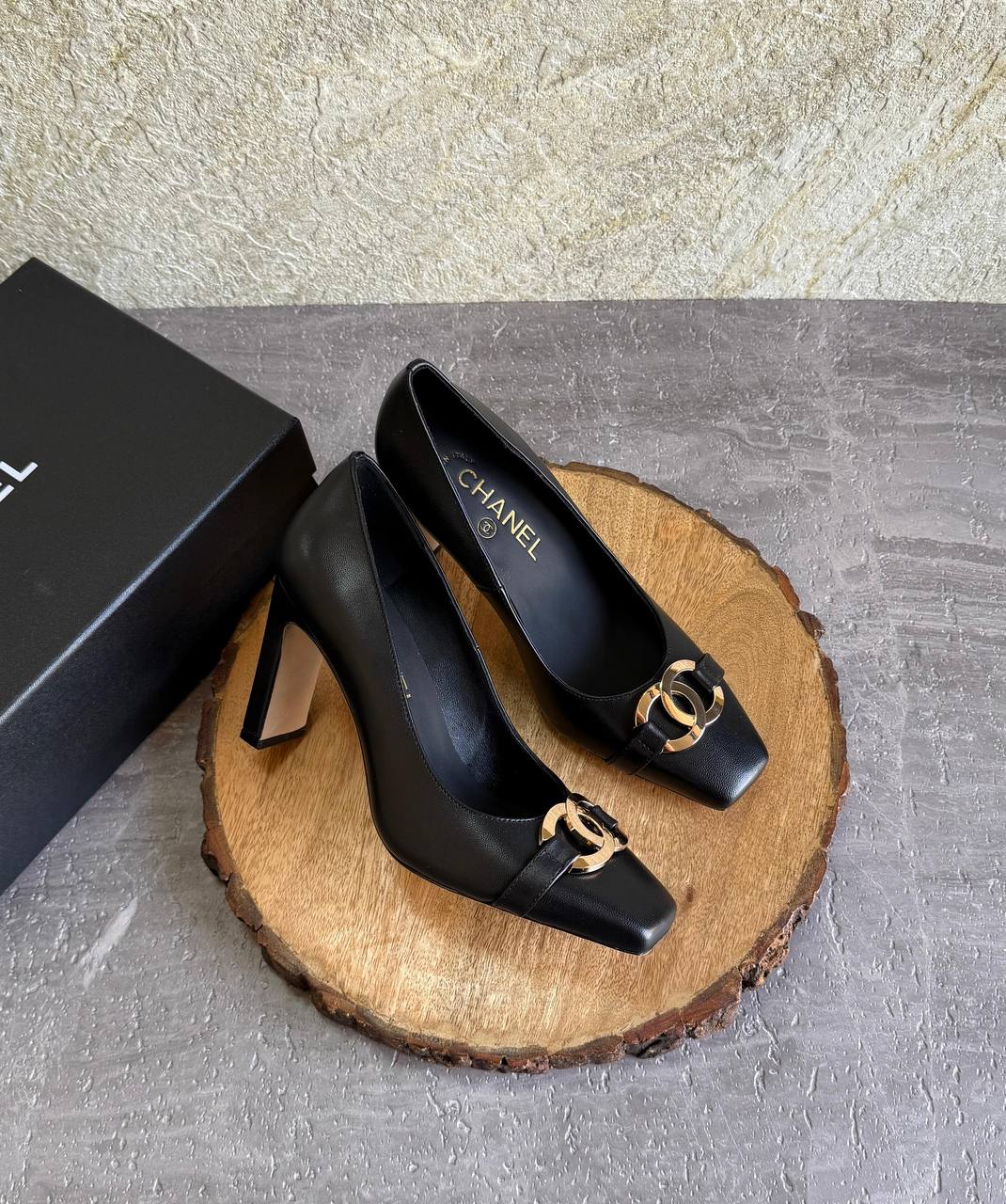 CHANEL 💫😍
SuperMaster Quality 💯
450 dhs🖤
Size: 36-41 💥
Zain171
♥️♥️♥️