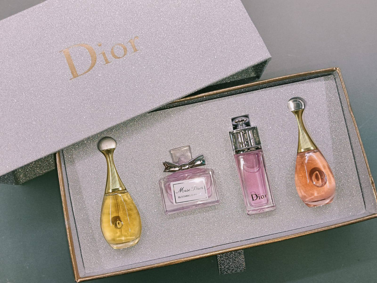 DIOR
4in1 SILVER
50 dhs🇦🇪🇦🇪 each
Zain01
♥️♥️♥️