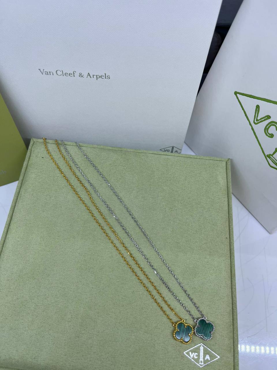 VcA
Necklace
40 dhs🪙🌨️
Zain263
♥️♥️♥️