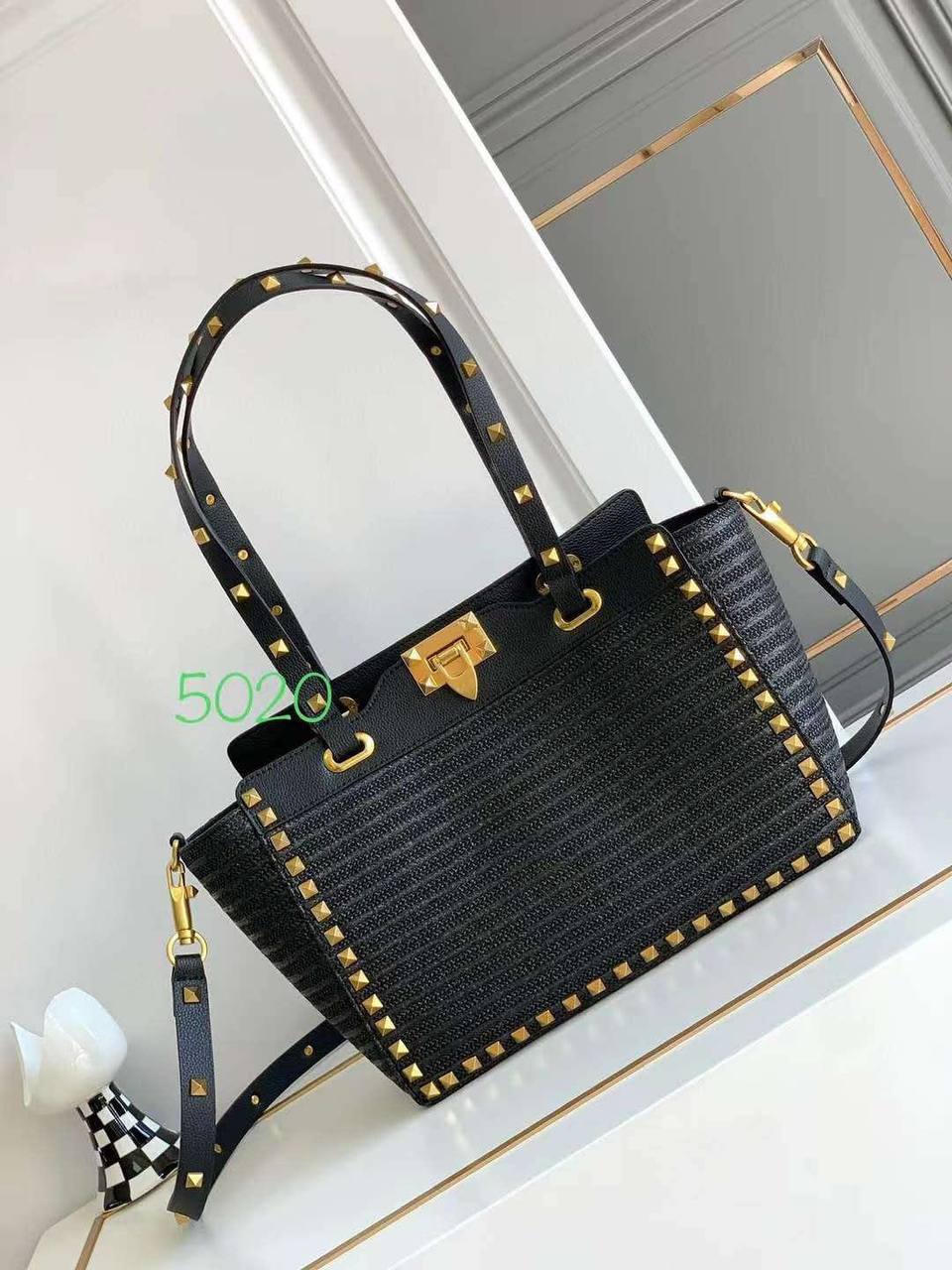 Valentino
Master 💓💓💓
29cm
280 dhs✅
Zain10
♥️♥️♥️