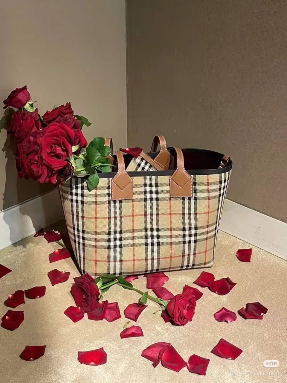 Burberry Master
230 dhs🪙🌺
Zain10
♥️♥️♥️
