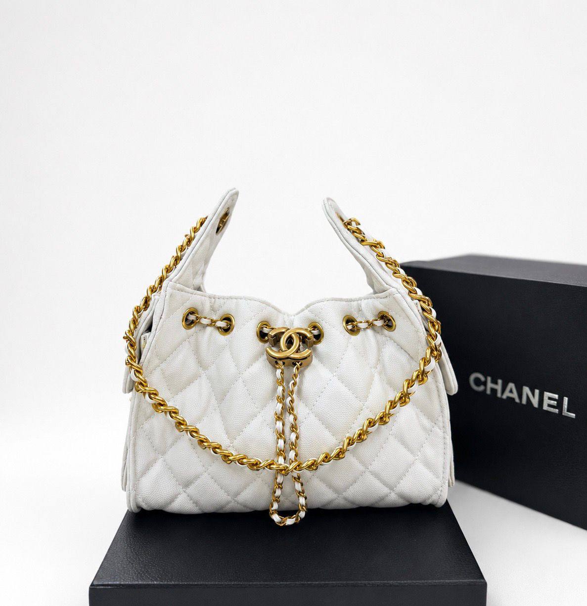 Chanel
110 dhs💛
With Box
Zain50
♥️♥️♥️