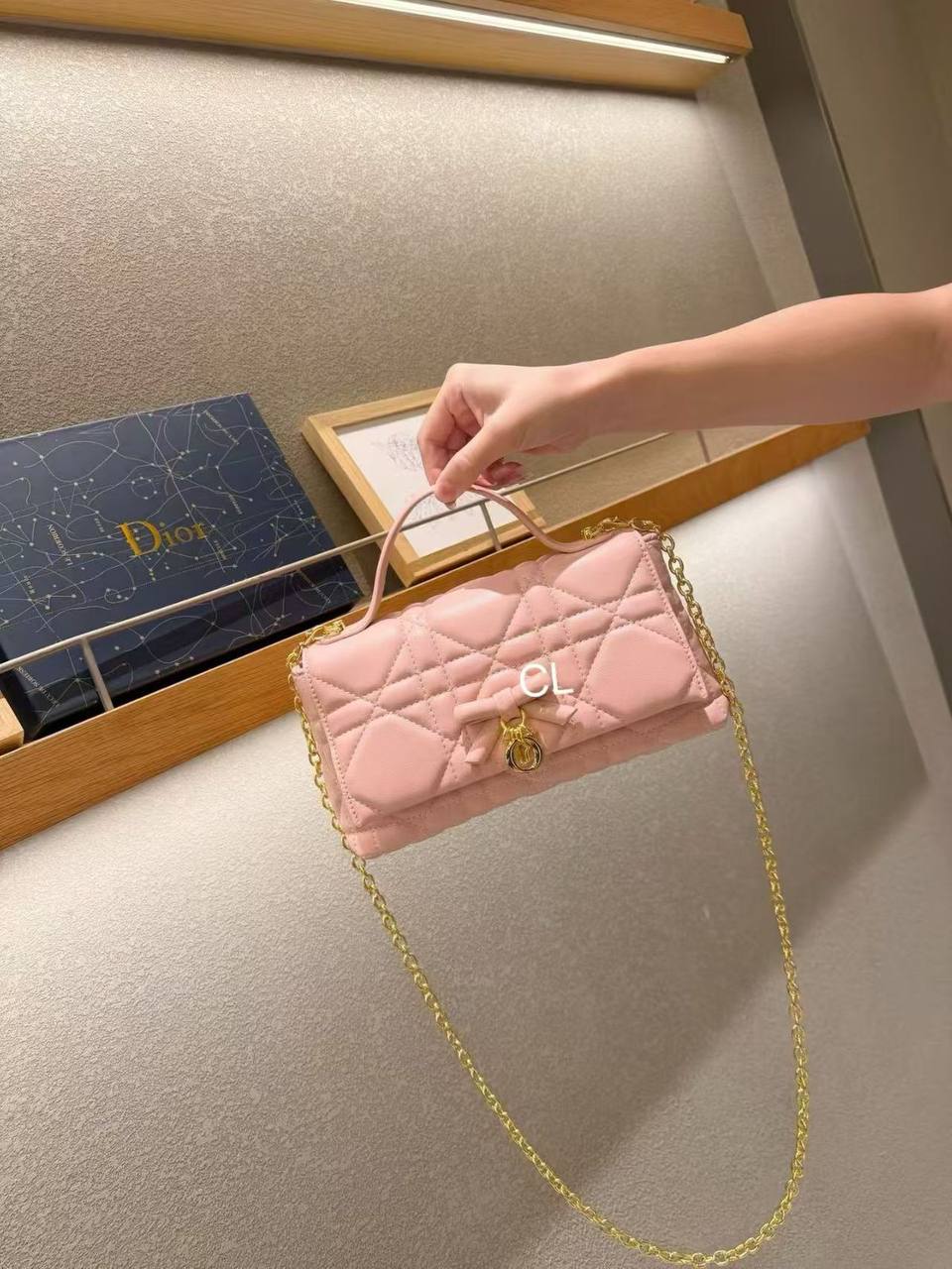 Dior
high quality
Withbox
🎁🎁🎁
140 dhs✅
Zain143
♥️♥️♥️